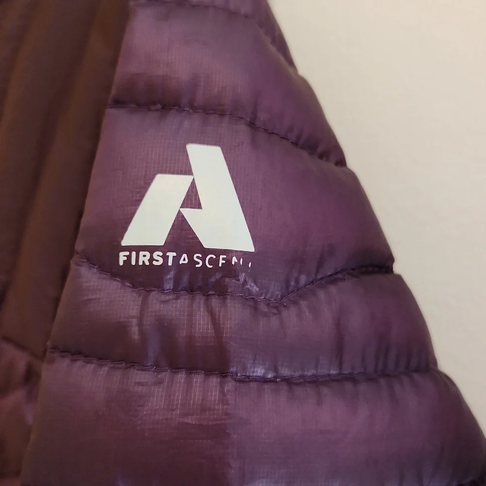 Eddie Bauer first Ascent down jacket size small - Picture 5 of 7